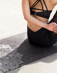 Jógová podložka Yoga Design Lab Combo Travel 1,5 mm – Mandala Black