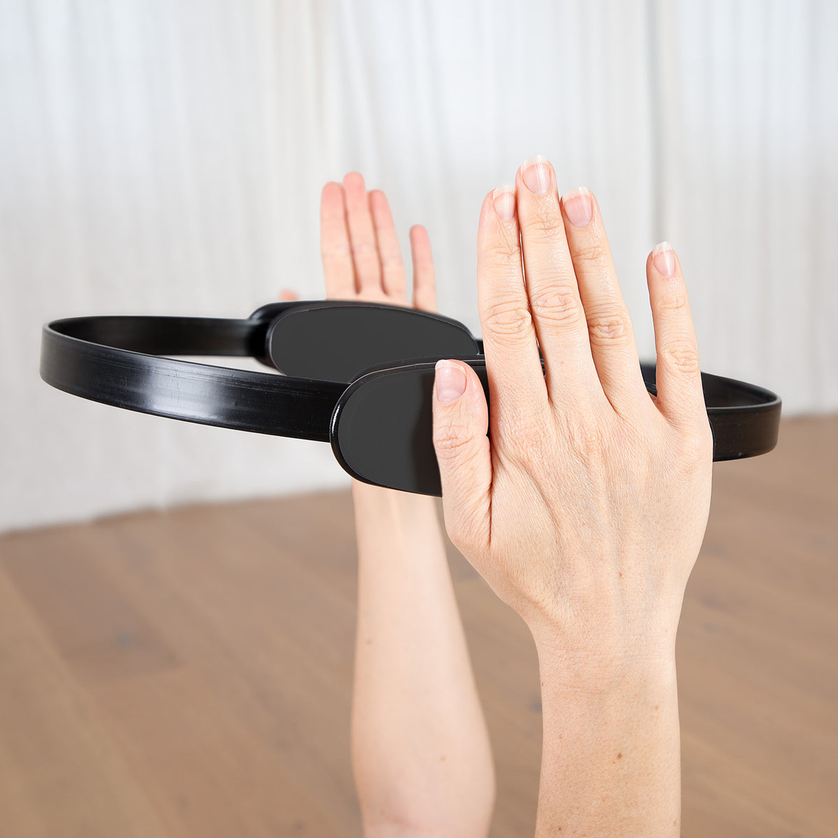 Pilates Ring kruh na posilování Bodhi PRO 30,5 cm, černý