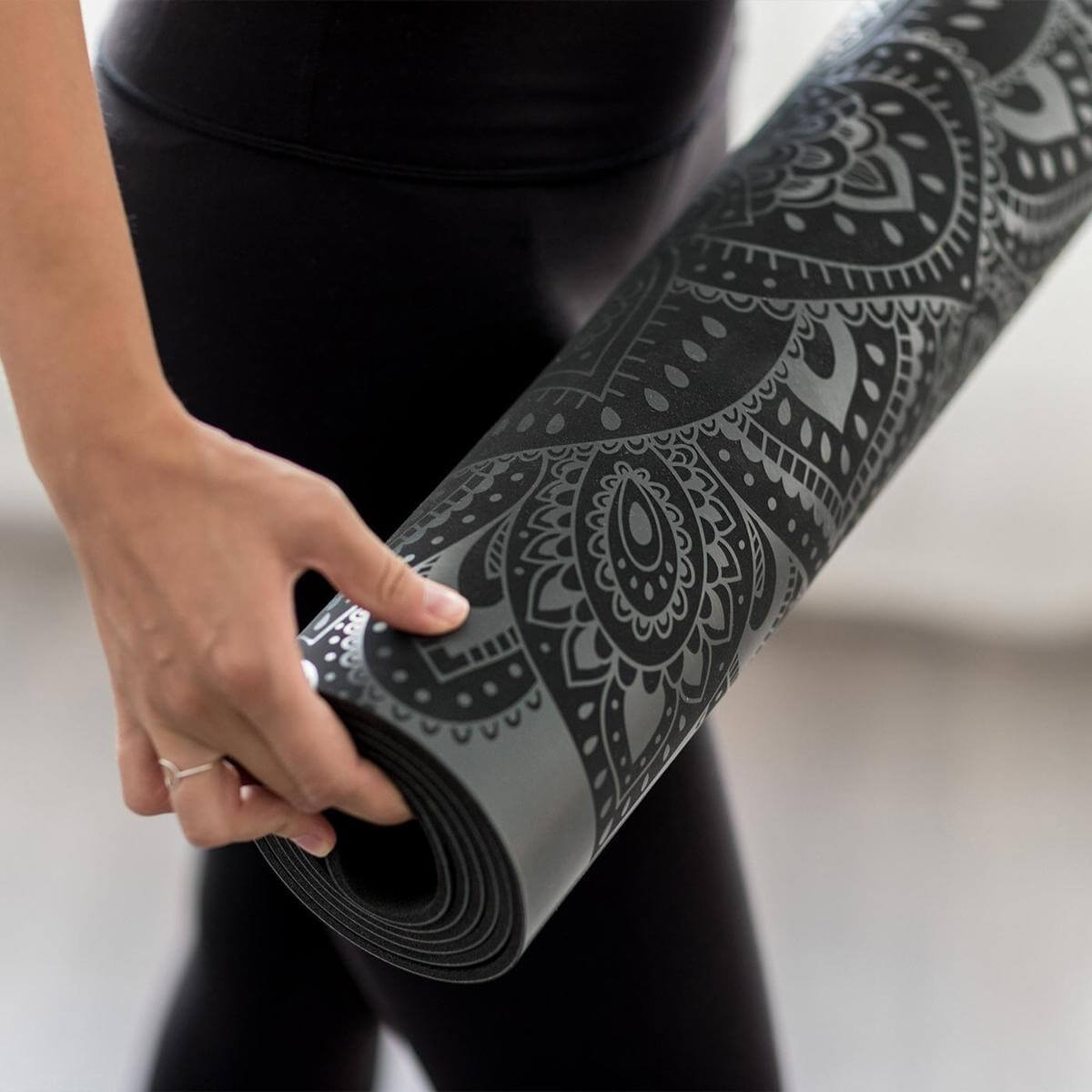Jógová podložka Yoga Design Lab Infinity 5 mm – Mandala Charcoal