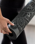 Jógová podložka Yoga Design Lab Infinity 5 mm – Mandala Charcoal