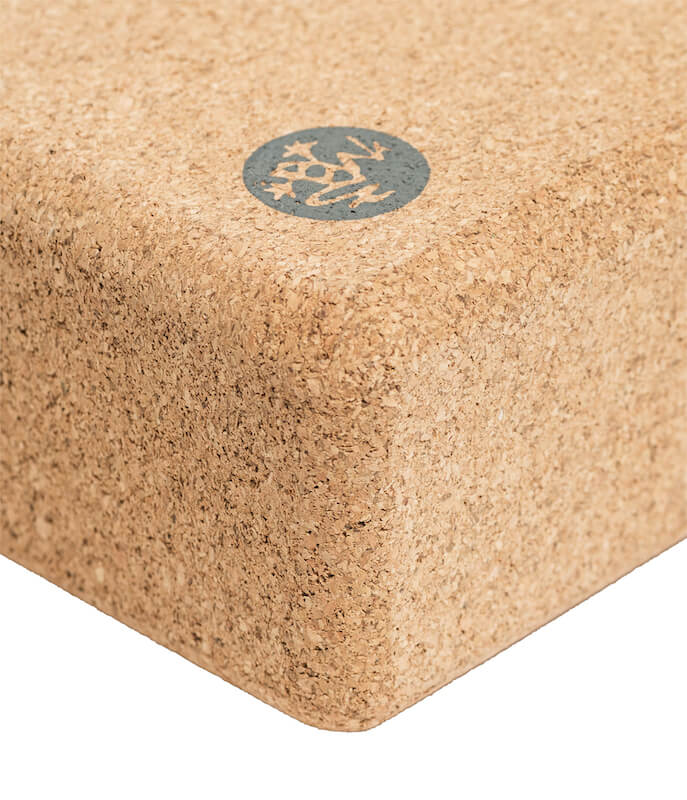 Korkový blok na jógu Manduka Lean Cork Block
