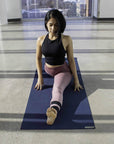 Jógová podložka Jade Yoga Travel 3 mm, 188 cm – tmavě modrá
