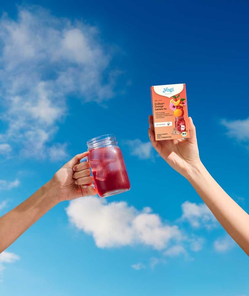 Ledový čaj Cold Brew s příchutí jahody a pomeranče