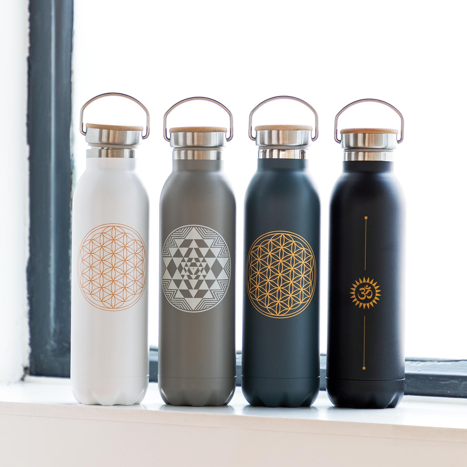 Termoska Bodhi 600 ml z nerezové oceli, vzor Yant, matná černá