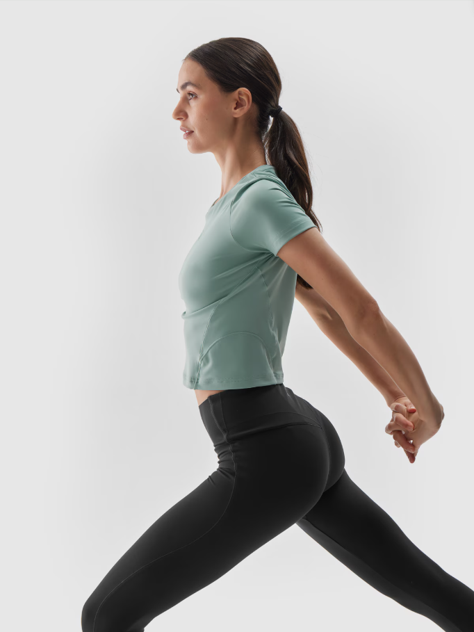 Dámské tričko na jógu a pilates 4F slim, rychleschnoucí – tyrkysové