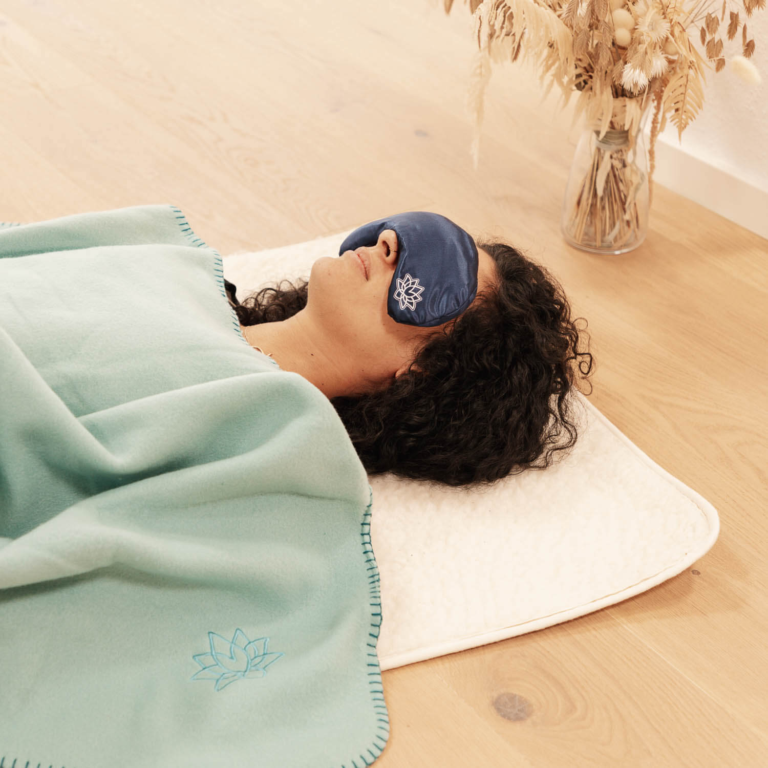 Jógová deka Bodhi Asana – tmavě modrá