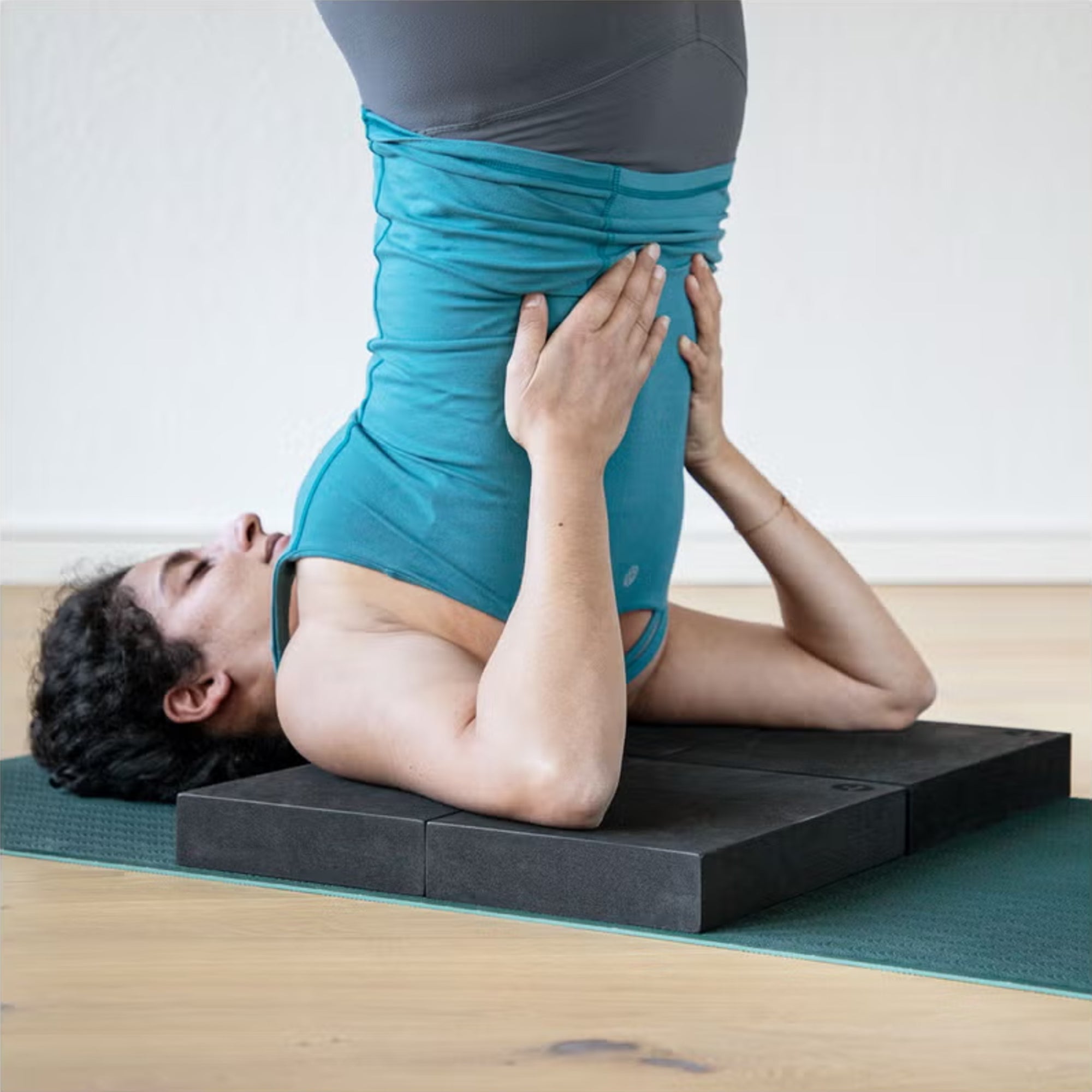 Plochý blok na jógu Bodhi Yoga Block – černý