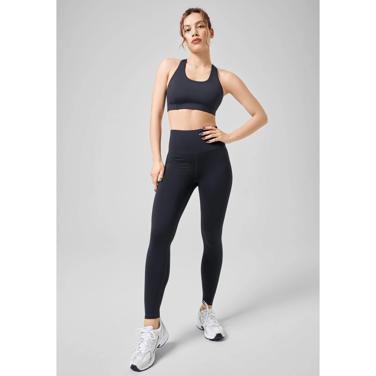 Legíny Casall Essential High Waist Bike T – pohled zepředu, černé cyklistické šortky s vysokým pasem