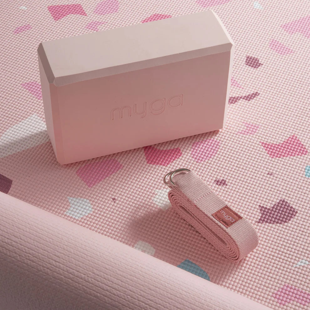 Sada na jógu Myga Terrazzo Yoga Set: podložka, blok, popruh