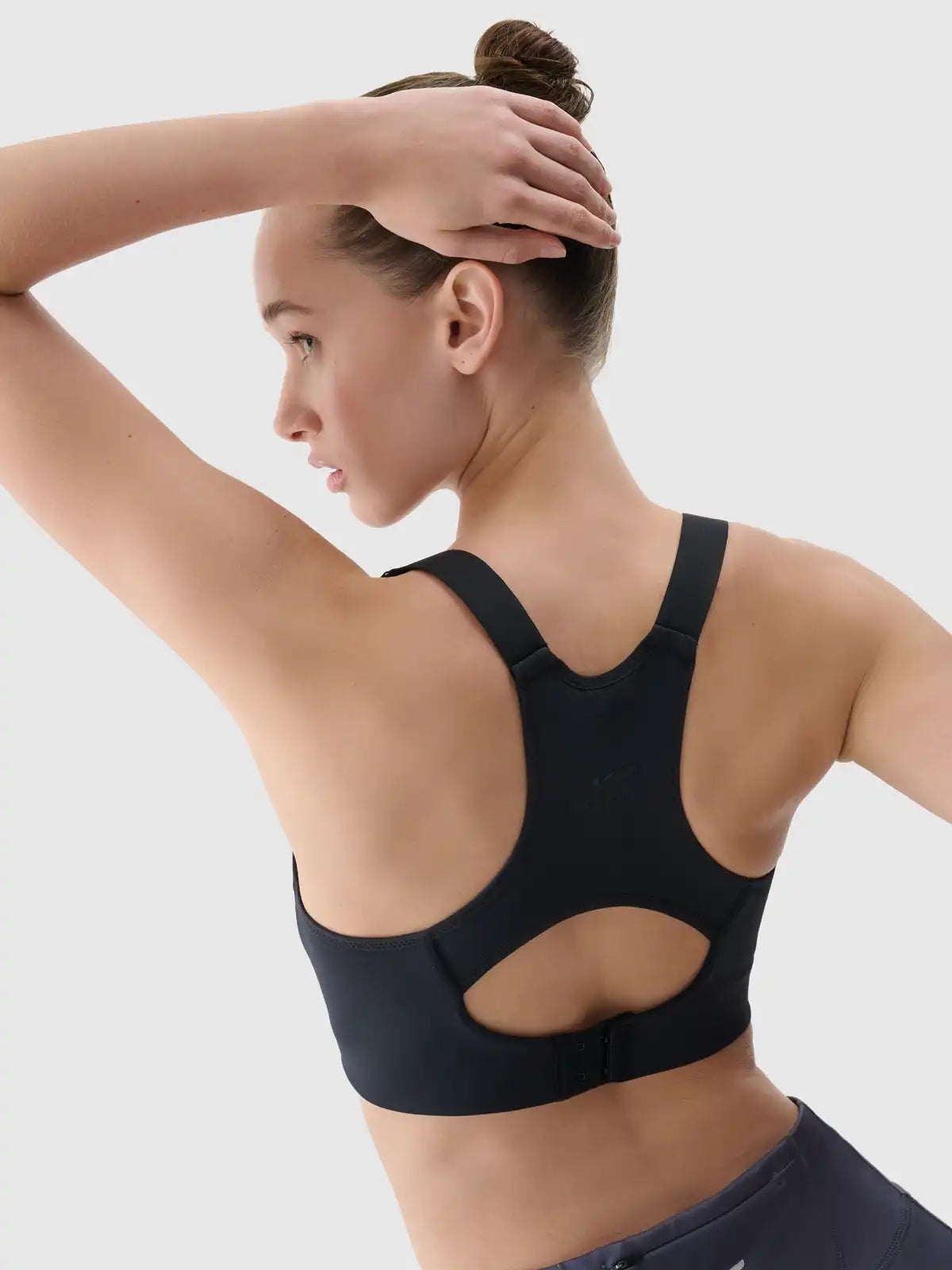 Sportovní podprsenka na jógu a pilates 4F – černá
