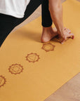 Jógová podložka Bodhi Leela 4,5 mm Chakralign