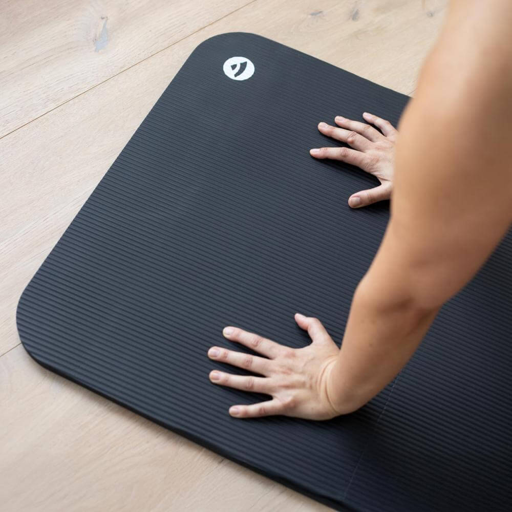 Pilates podložka Bodhi 1,5 cm – šedá